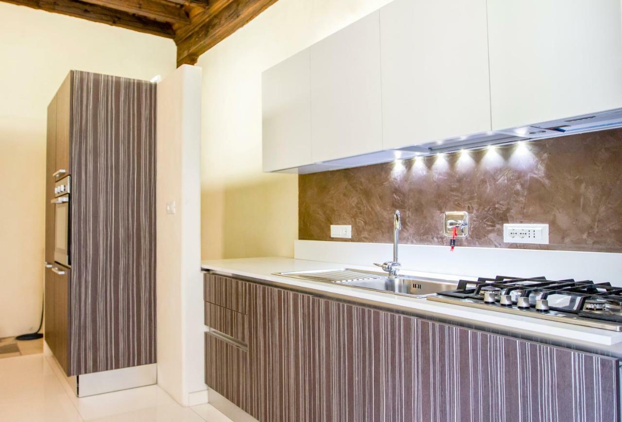 Luxrent Apartment Castello Turin Bagian luar foto