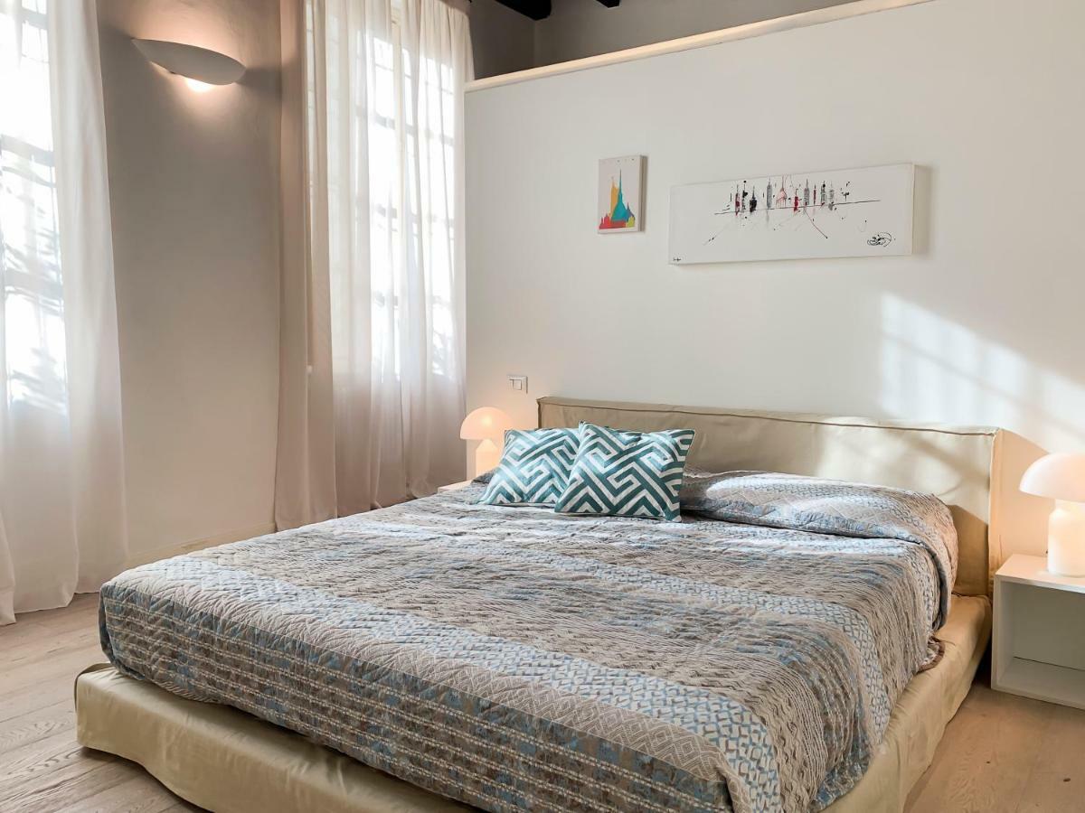 Luxrent Apartment Castello Turin Bagian luar foto